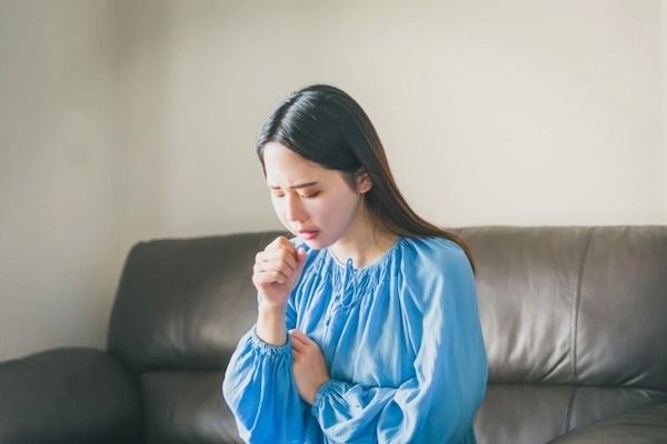 いつまで続くの…？風邪は治ったはずなのに止まらない「長引く咳」
